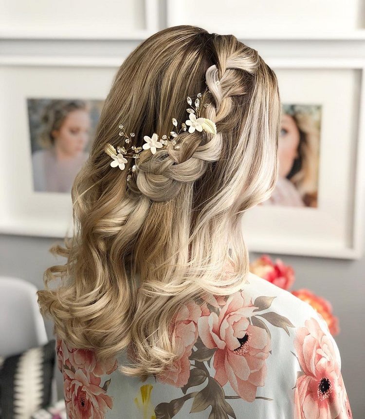 Gorgeous Ways To Wear Your Hair Down For Your Wedding