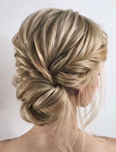 Trendiest Updos For Medium Length Hair To Inspire New Looks : Pretty ...