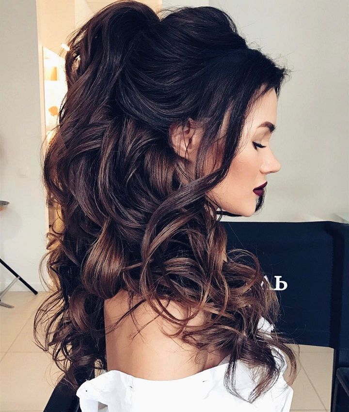 Pretty Half up half down hairstyle for wedding