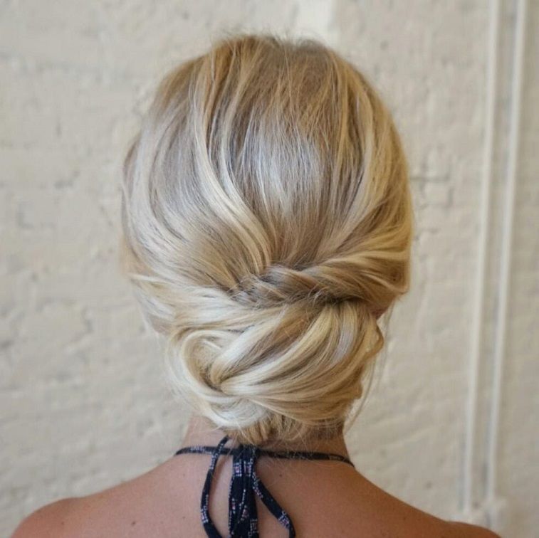 textured Updo ,pin up hairstyles ,messy updo hairstyles #weddinghair #bridehair #updo