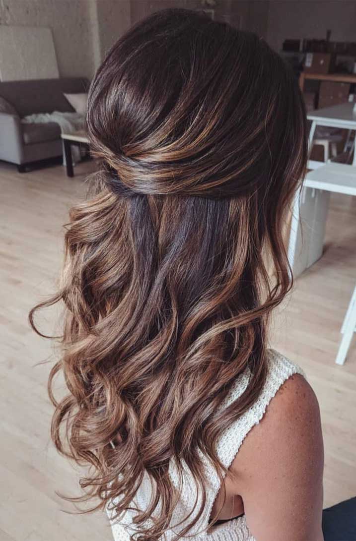 39 Gorgeous Half Up Half Down Hairstyles , braid half up half down hairstyles , partial updo hairstyle ,bridal hair ,boho hairstyle #hair #hairstyles #braids #halfuphalfdown #braidhair