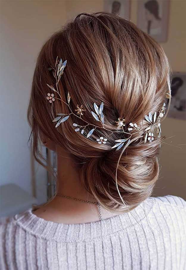 100 Prettiest Wedding Hairstyles For Ceremony & Reception messy updo bridal hairstyle,updo hairstyles ,wedding hairstyles #weddinghair #hairstyles #updo #hairupstyle #chignon #braids #simplebun