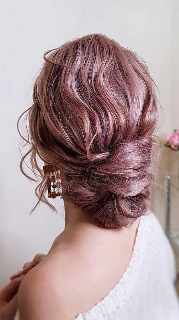 100 Prettiest Wedding Hairstyles For Ceremony & Reception messy updo bridal hairstyle,updo hairstyles ,wedding hairstyles #weddinghair #hairstyles #updo #hairupstyle #chignon #braids #simplebun