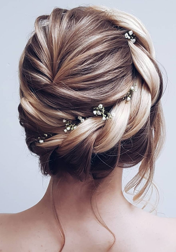 9 Reception Hairstyles for Indian Brides - Candy Crow