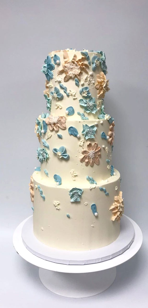 hand painted floral buttercream wedding cake, buttercream wedding cake, floral hand painted wedding cake #weddingcake #weddingcakes