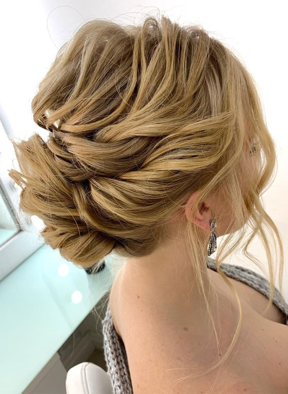 Gorgeous wedding updo hairstyles perfect for ceremony and reception - Classic Elegant wedding hairstyle ,Braid bridal hairstyles #weddinghair #hairstyles #updo #bridalhair #promhairstyle #texturedupdo #messyupdo