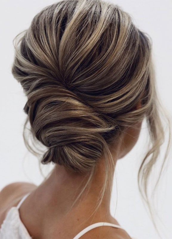 64 Chic updo hairstyles for wedding and any occasion