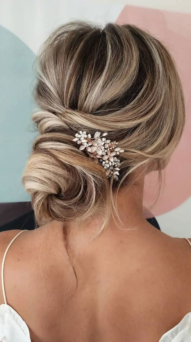 64 Amazing chic updo hairstyles- updo hairstyle, upstyle , wedding updo , bridal updo hairstyle #hair #hairstyle #updo #promhairstyle