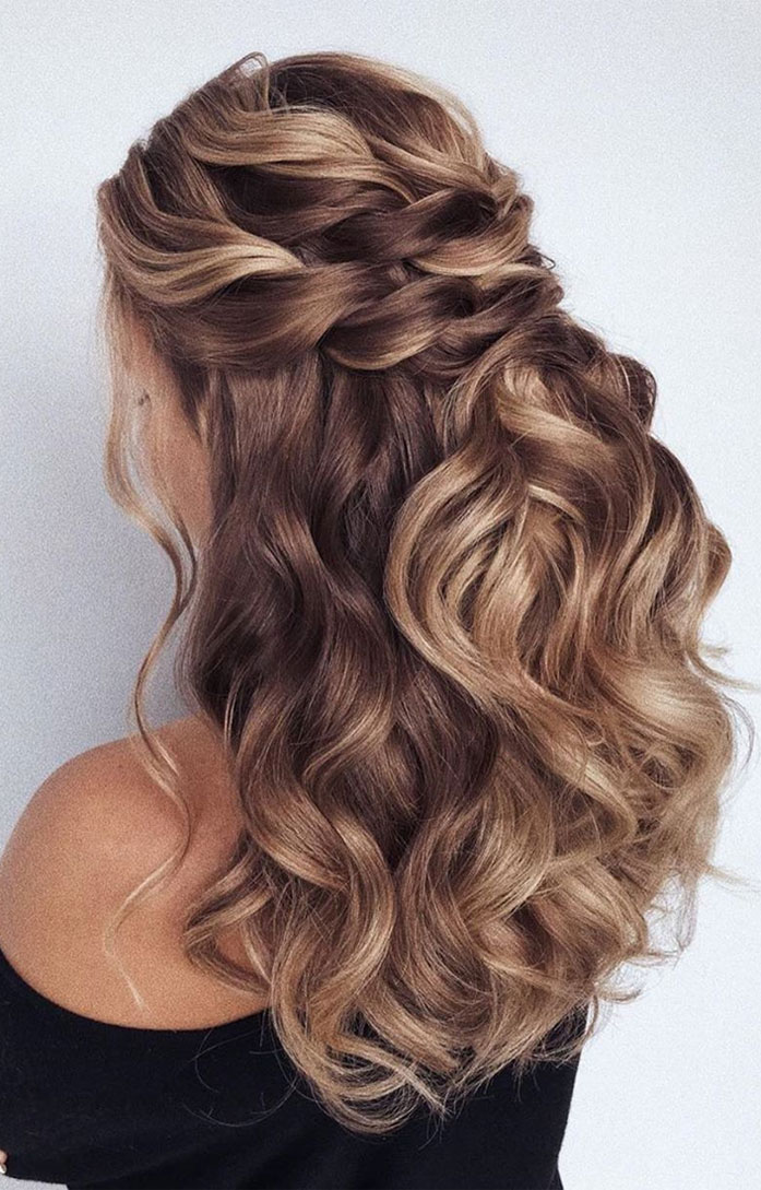 43 Gorgeous Half Up Half Down Hairstyles That Perfect For A Rustic Wedding