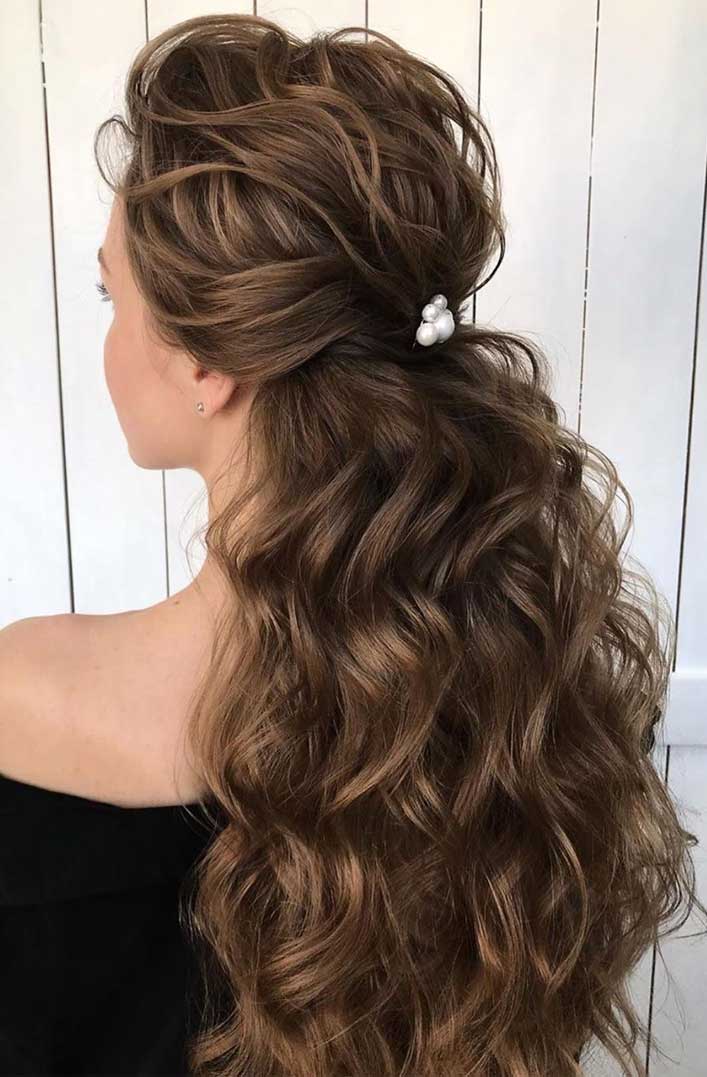 43 Gorgeous Half Up Half Down Hairstyles That Perfect For A Rustic Wedding