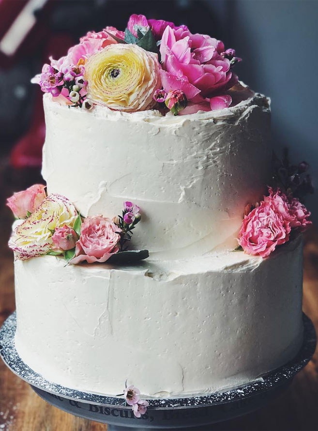The Prettiest & Unique Wedding Cakes We’ve Ever Seen