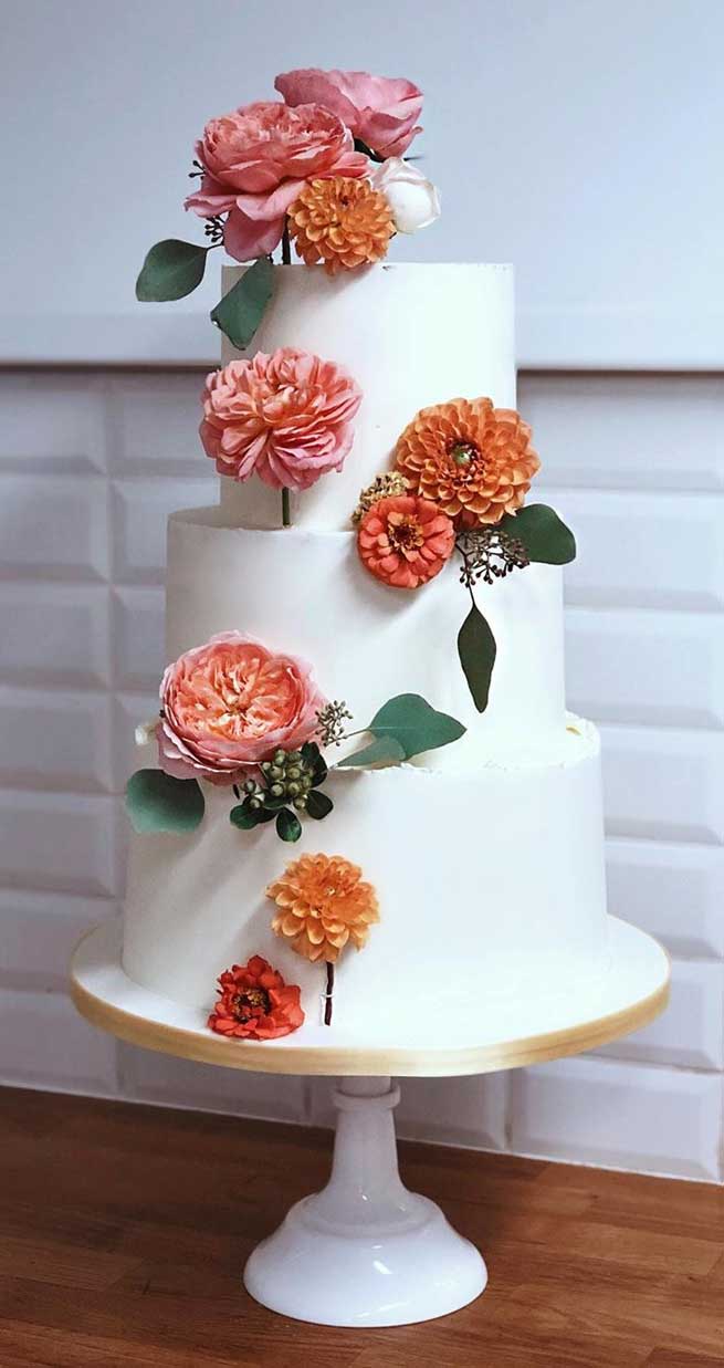 The Prettiest & Unique Wedding Cakes We've Ever Seen