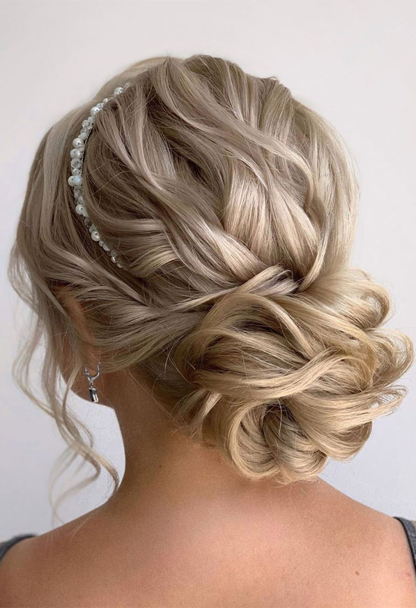 bridal hairstyles, updos, upstyle, wedding hairstyles, updos, wedding updos, bridal hair, wedding hair #weddinghair