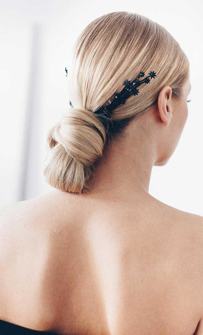 22 Fabulous Hairstyles For Christmas and New Year Eve’s Party