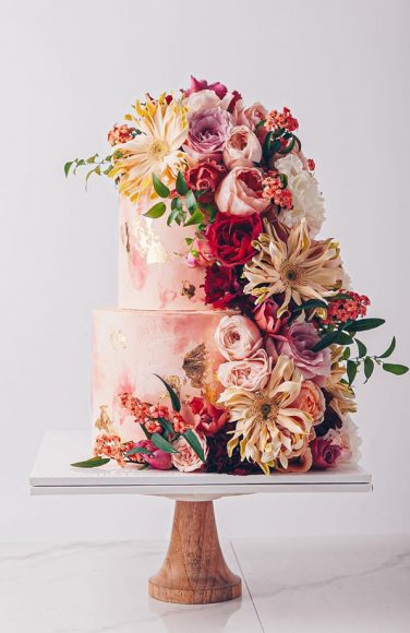 57 Pretty wedding cakes almost too pretty to cut | Blooming on cake