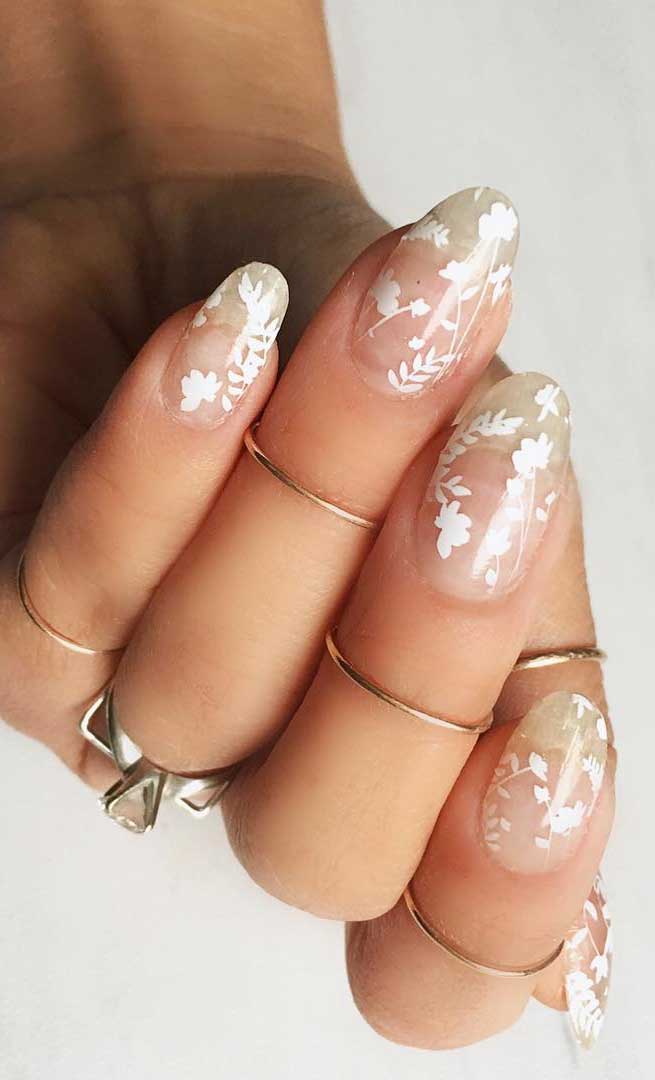 These pretty nails are just perfect for Spring