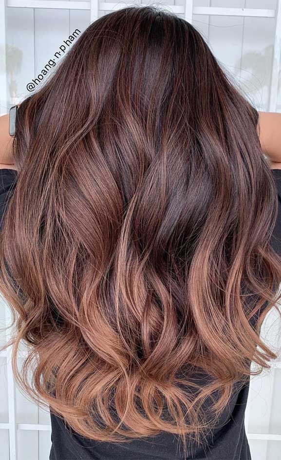 balayage brown hair color, brown hair color, balayage hair blonde, subtle blonde balayage, blonde balayage on dark hair, light blonde balayage, warm brown balayage #brownhair #balayagehairblonde hair color ideas, hair color trends 2020