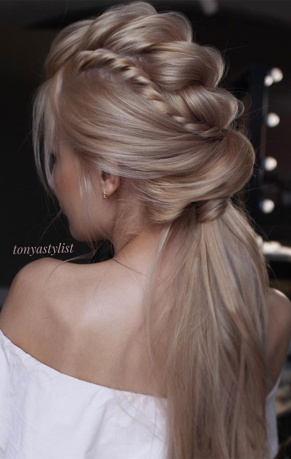 These Ponytail Hairstyles Will Take Your Hairstyle To The Next Level :  blond twist pony