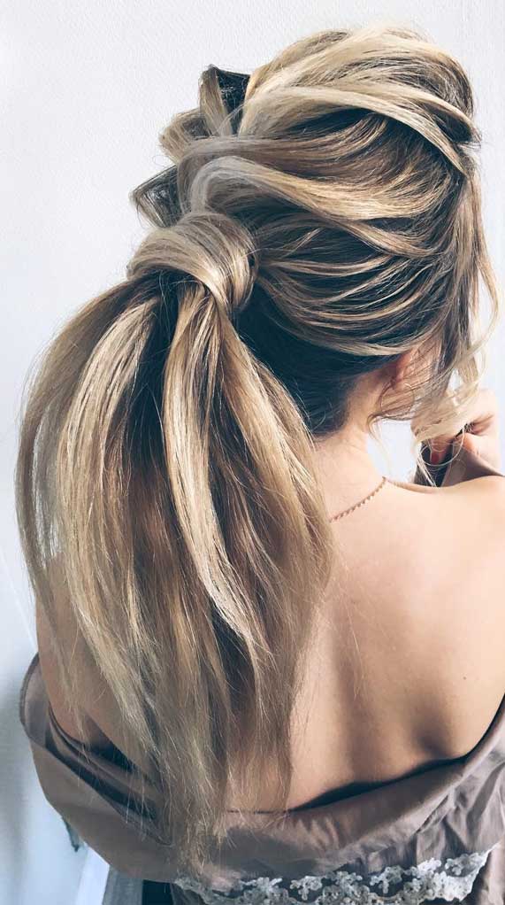 Gorgeous ponytail hairstyle to complete your look this spring & summer