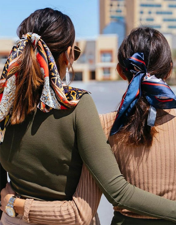 pretty ways to wear a scarf in your hair, easy hairstyle with scarf , hairstyles for really hot weather #hairstyle hair scarf styles, how to style a hair scarf, ponytail hair scarf, hairstyle, hair scarf ideas #hairscarf how to wear a hair scarf ponytail, head scarf wrapping styles, hair scarf trend 2020, hair scarf