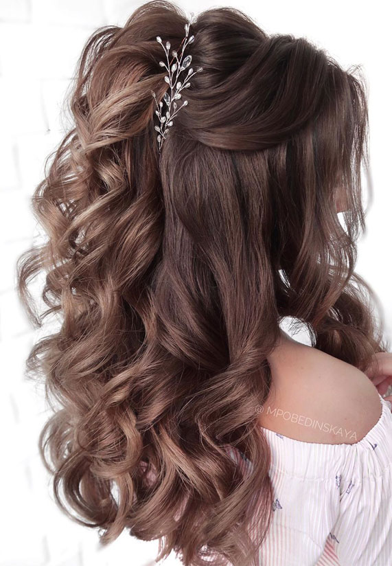 20 Perfect Half Up Half Down Hairstyles for the Bride  weddingsonline