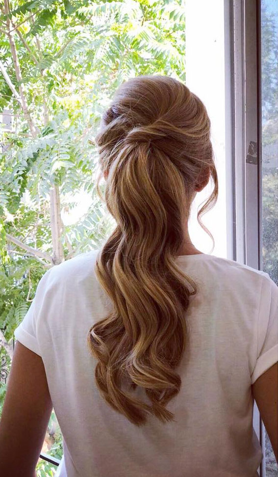 Gorgeous ponytail hairstyle to complete your look this spring & summer :  chic