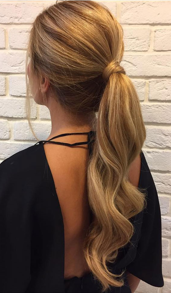 Gorgeous ponytail hairstyle to complete your look this spring & summer :  blonde ponytail