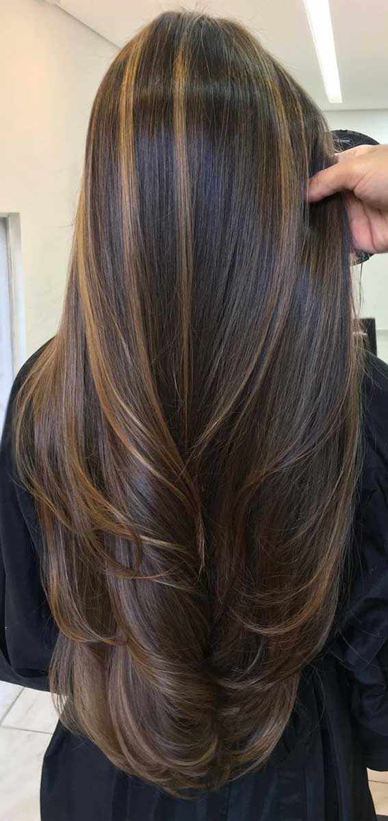 straight brown hair with blonde highlights, brown hair with highlights, hair colours , brunette hair, brunette hair color , hair color, dark brown hair with blonde highlights