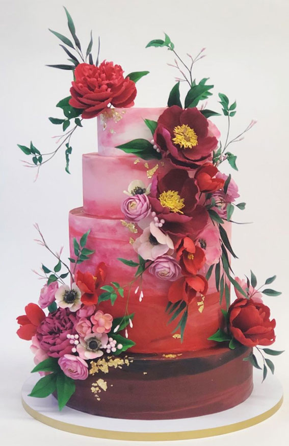 Obsessed With Everything About These Pretty Wedding Cakes - Ombre burgundy