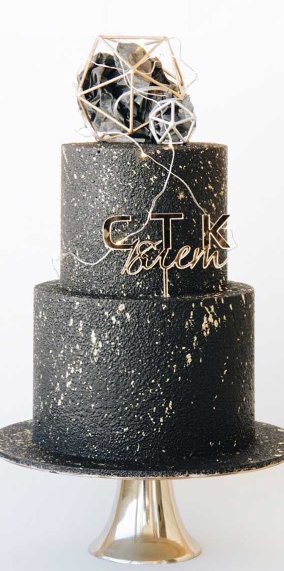 These 39 Wedding Cakes Are Seriously Pretty – Modern Black Wedding Cake