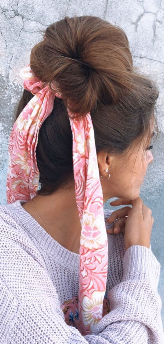 39 Pretty Ways Spice Up Your Boring Outfits With Hair Scarves – Messy bun