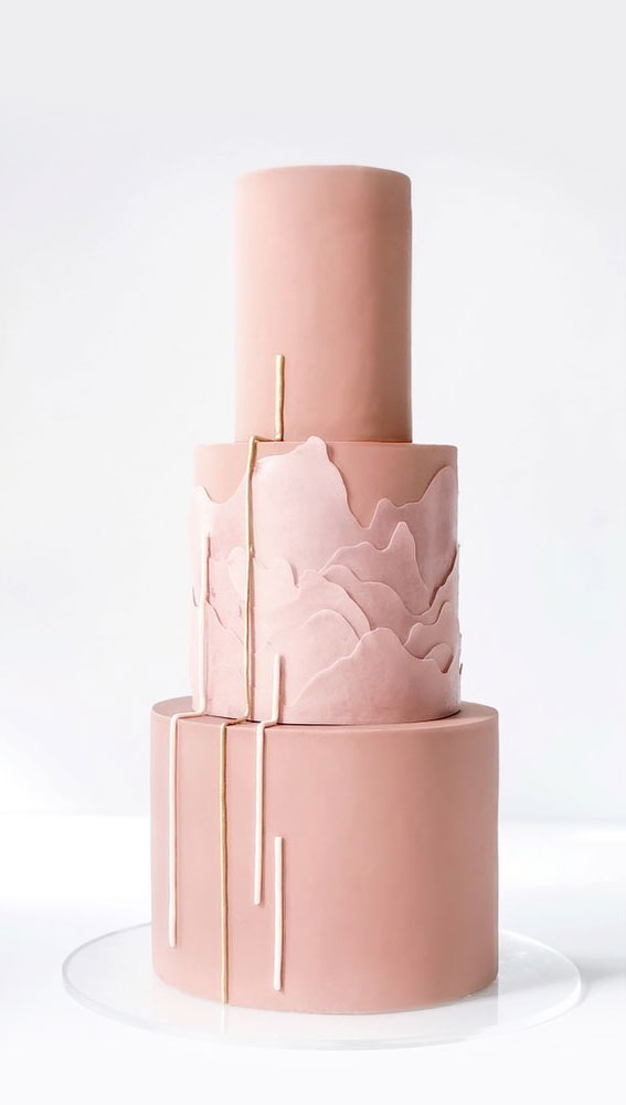 earth tone wedding cake, minimalist wedding cake, best wedding cakes 2020, creative wedding cakes, wedding cake designs, wedding cakes 2020 #weddingcakes wedding cake ideas, wedding cakes #cakedesigns 