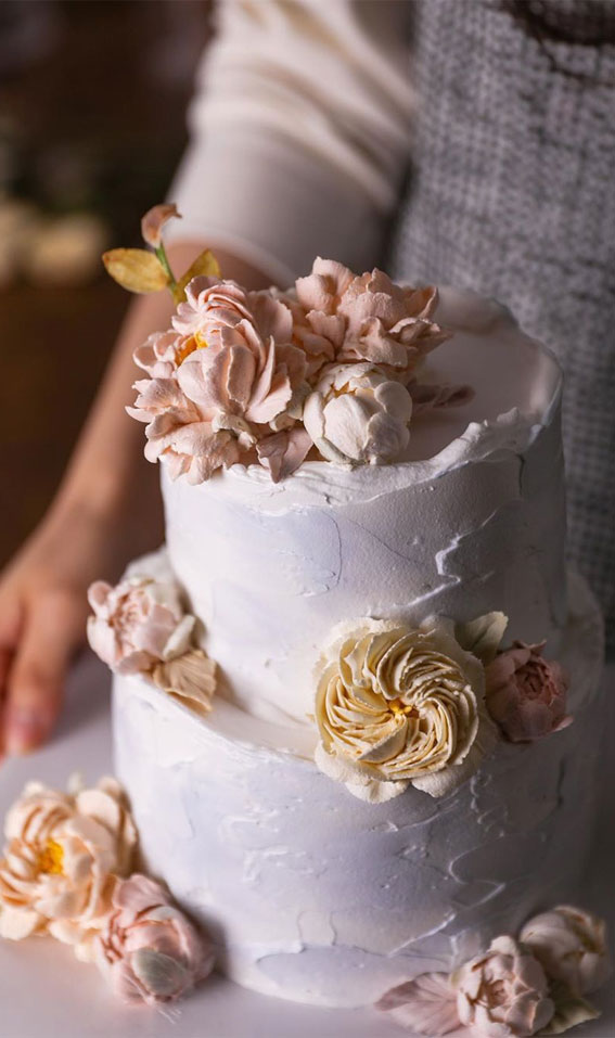 buttercream cakes, buttercream wedding cakes, buttercream wedding cake designs, wedding cake ideas, modern buttercream cake, wedding cake buttercream #weddingcakes