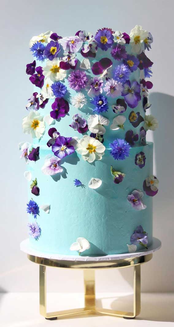 blue marine color wedding cake, best wedding cake , wedding cake trends , fresh floral on wedding cake, edible floral on wedding cake #weddingcake