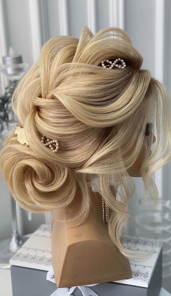 updo hairstyles, wedding updo, bridal hairstyles, bridal updo, wedding hairstyles , wedding hairstyles 2020, Hair updo for shoulder length hair wedding, updos for medium length hair #weddinghair #updo #weddingupdos #updohairstyles partial updos for medium hair