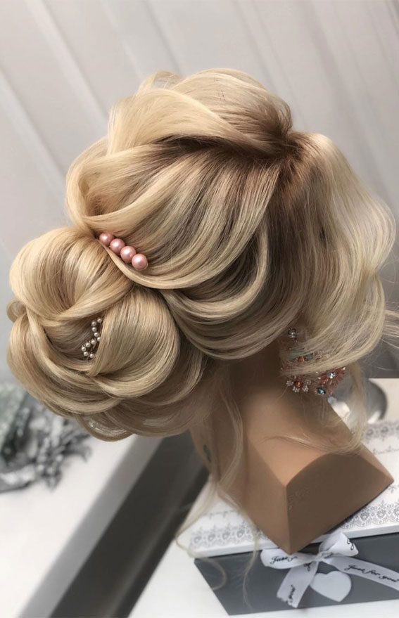 updo hairstyles, wedding updo, bridal hairstyles, bridal updo, wedding hairstyles , wedding hairstyles 2020, Hair updo for shoulder length hair wedding, updos for medium length hair #weddinghair #updo #weddingupdos #updohairstyles partial updos for medium hair