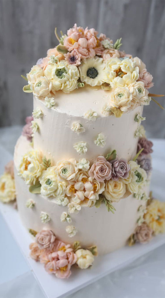 Our beautiful and delicious buttercream wedding cake with hand painted  flowers 😍 : r/FondantHate