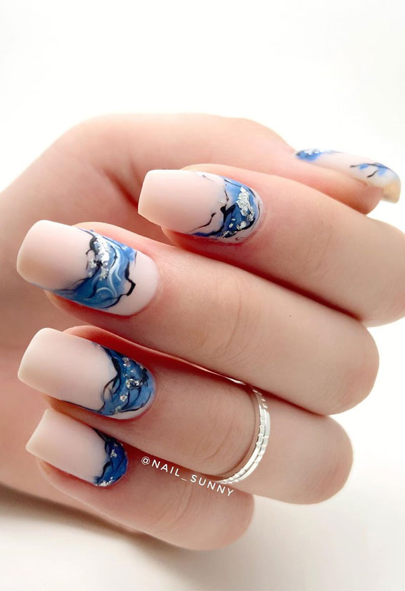 39 Chic Nail Design Ideas For Summer – Blue Marble Effect