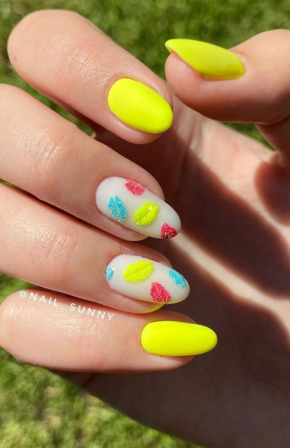 39 Chic Nail Design Ideas For Summer – Bright Yellow