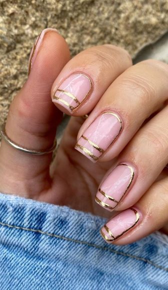39 Chic Nail Design Ideas For Summer Gold Outlines