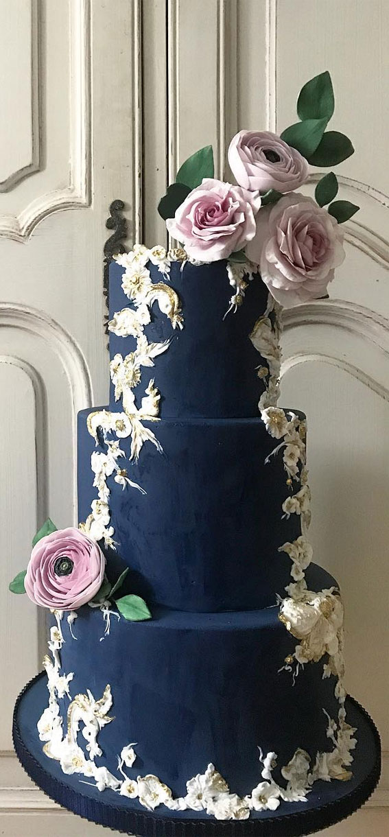 dark blue wedding cake, hand painted wedding cake , wedding cake designs, best wedding cakes 2020