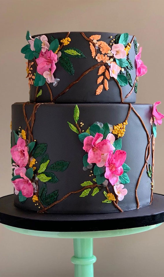 black wedding cake, floral wedding cake #weddingcake