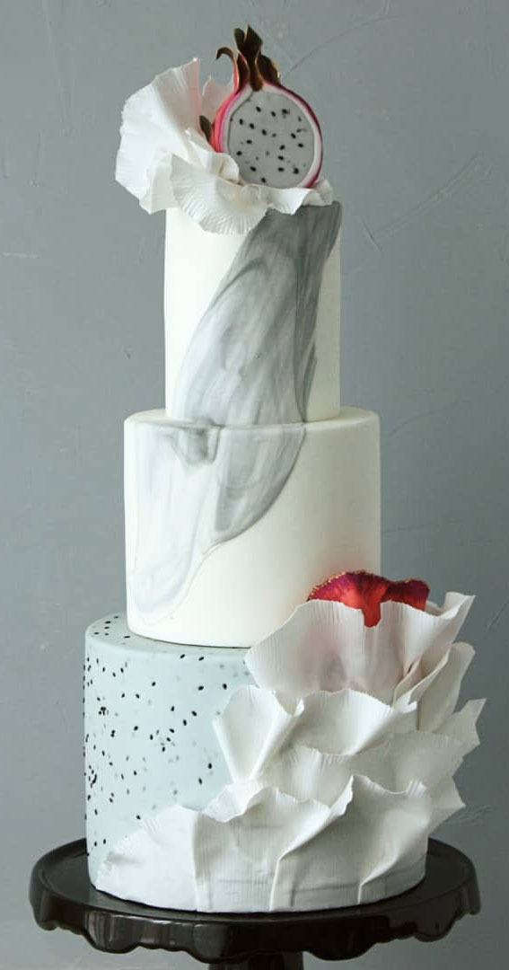 ruffled wedding cake , wedding cake, elegant wedding cake #weddingcake #ombre #ombreweddingcake #wedding