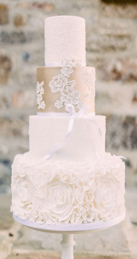 These 50 Beautiful Wedding Cake Designs You Will Be Blown Away : Gold & Floral pattern