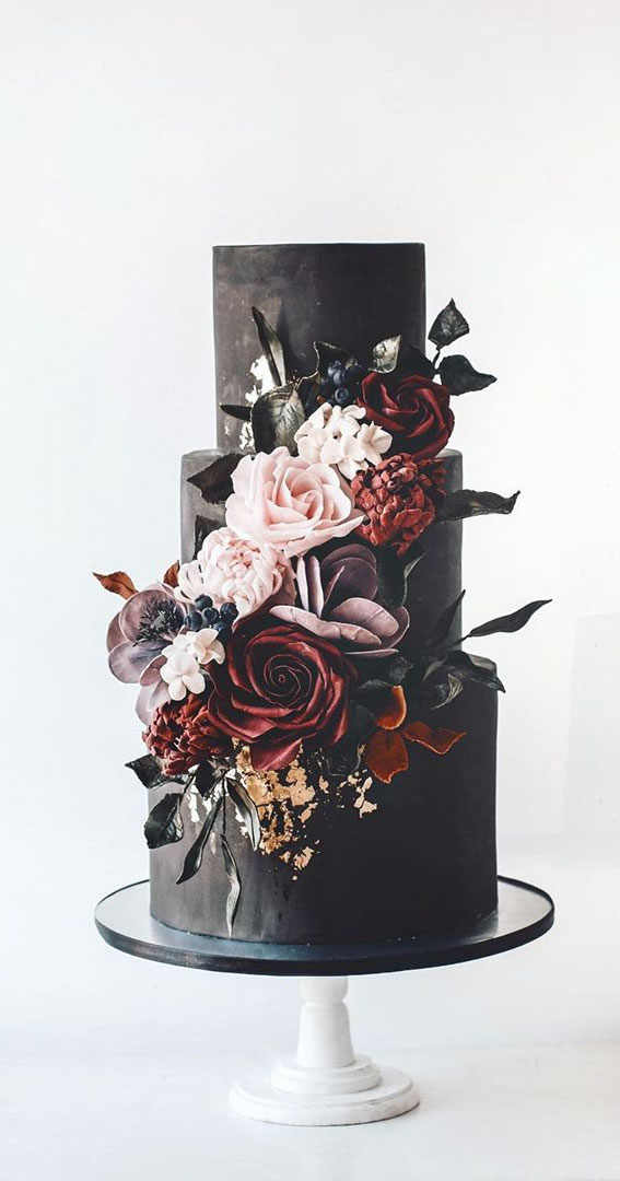 black wedding cake, buttercream wedding cake , floral wedding cake #weddingcake #buttercreamweddingcake