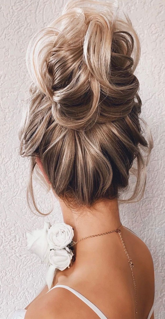 wedding updo hairstyle , bridal updo, wedding hairstyle, updos #hairstyle #updo #weddinghairstyle #bridalhairstyle #weddinghair #updos #bestupdo #bestweddinghair #weddinginspo