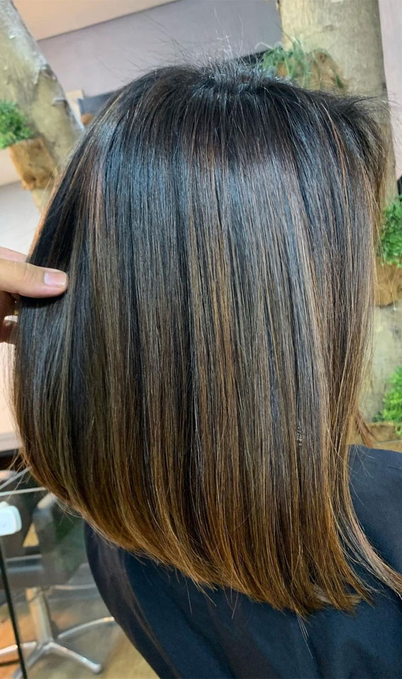 brown hair with highlights, brown hair , brunette hair, brown hair color ideas, brunette balayage, hair color, fall hair color ideas #fallhaircolor #haircolor #balayage