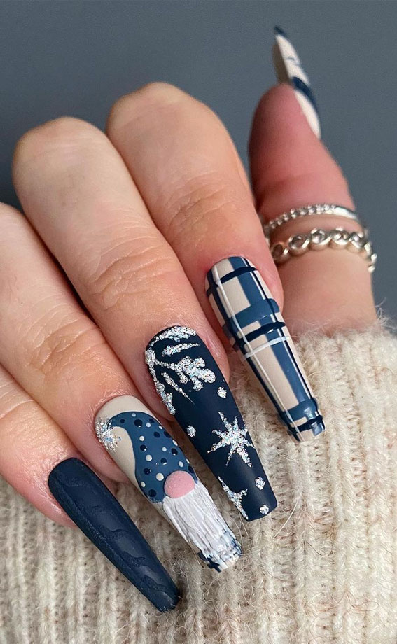 dark blue christmas nails, christmas nail designs , christmas nails design, festive nails, festive nails design, festive nails 2020