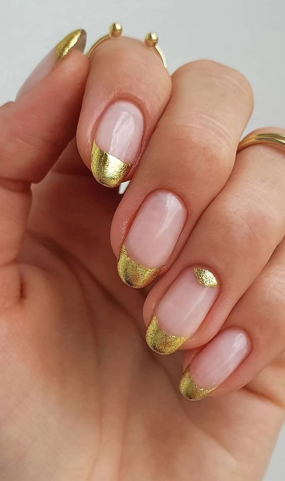 gold french tips, french nails, gold nail tips, gold tips, manicure 2020, modern nail tips, french gold nail tips