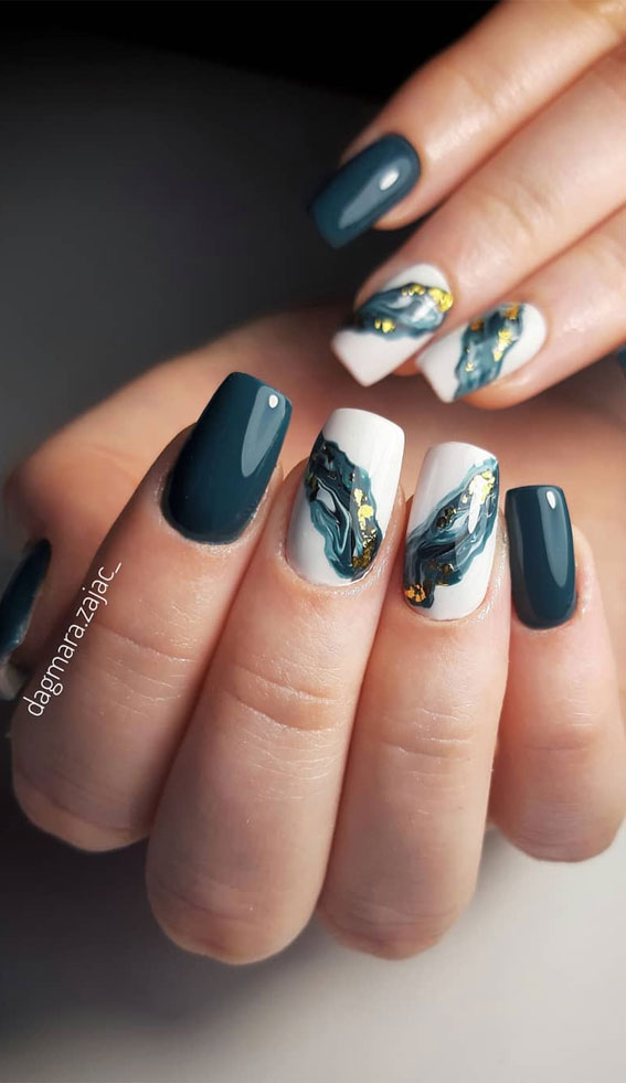 green marble nails, mismatched nails , mismatched marble nails, marble nail art, nail art, nail designs, nail designs 2020 #nailart #naildesigns